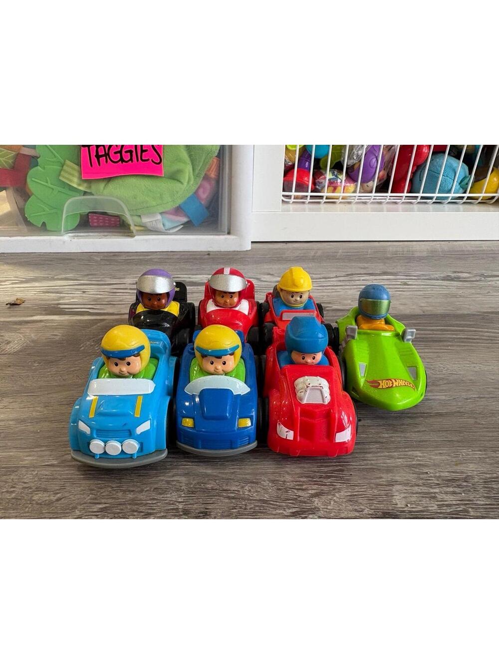 Fisher price Little People wheelies lot of 7